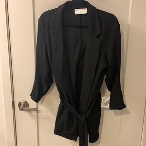 ASOS DESIGN curve jersey wrap suit blazer. Black. US 12.